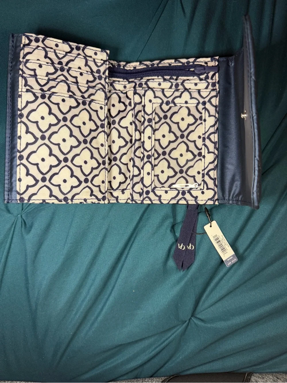 Vera Bradley Riley Ultralight Wallet in Peacoat BRAND NEW! - Picture 3 of 6